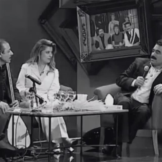 🧿𝐢𝐌𝐏𝐀𝐑𝐀𝐓𝐎𝐑 𝐓𝐀𝐓𝐋𝐈𝐒𝐄𝐒 𝐀𝐑𝐒̧𝐢𝐕𝐢🧿 on Instagram: "🎤💛 Bozkırın tezenesi NEŞET ERTAŞ ile arabeskin ve türkülerin güçlü sesi İmparator İBRAHİM TATLISES, bu toprakların en kıymetli mirasıdır 🌾🎶❤️ Onların şarkılarında hayat var, emek var, yürek var ✨😌👑 Türk müziğinin ruhunu, acısını ve sevgisini en gerçek haliyle bize yaşatan efsaneler 🙏🎼💫 İbrahim Tatlıses (d. 1 Ocak 1952, Şanlıurfa), Türk arabesk ve halk müziğinin en etkili isimlerinden biridir. Yoksul bir ailede dünyaya 