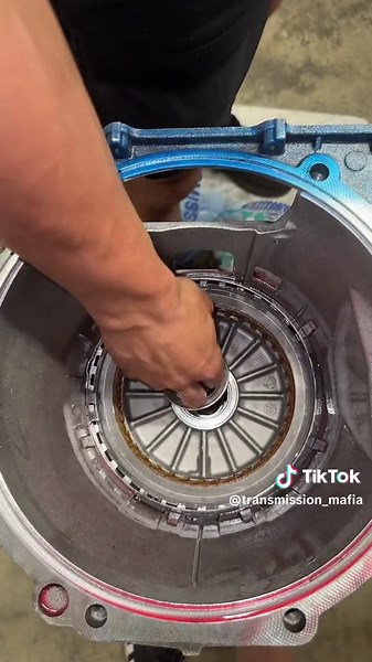 Feelin’ prime building this 6L80E 🤌🏼 #transmission #build #work #recipe #howto #learn #truck #diy #asmr #satisfying #sound #video #trending