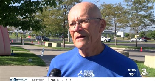 Those affected by colon cancer share their stories at Sunday's Boxer 500 5K walk/run