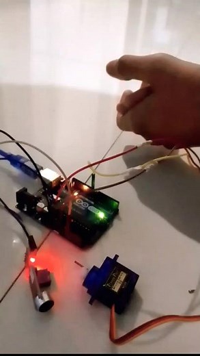 diy simpleArduino project attach servo motor and sound sensor to Arduino simple clap control circuit