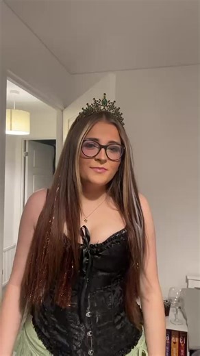 Exploring Elsa's Struggles in Frozen: A Character Analysis