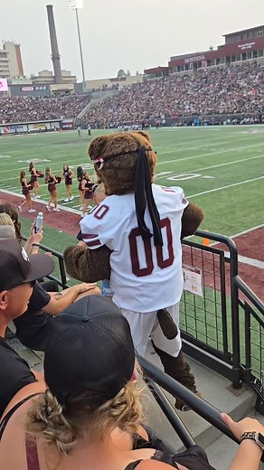 Audrianna with Monte 🐻 🏈 #montanagrizzlies #montanagrizzliesfootball #monte #grizfootball | Sarah Eder Allegrucci