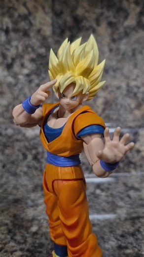 Unboxing the SH Figure Arts Super Saiyan Goku