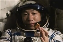 4K修复中国人首飞太空画面来了！2003年杨利伟出征