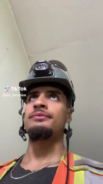 Creepy Horror Movie Featuring Terrifying Spiders