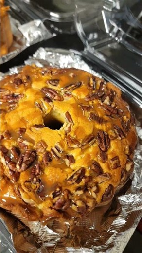 Caramel Pecan pound cakes