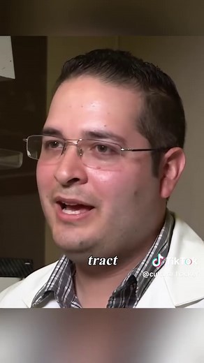 El Hombre con la Cola Más Larga del Mundo