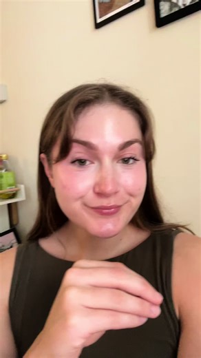 Lock Out on Deadlifts! Why it matters and how to spot it. #greenscreen #powerlifting #powerlifter #lockout #deadlift