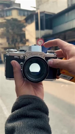 Edixa reflex and kodacolor 200 film #shuttershopcamera #edixa #filmcamera #vintagecamera #retrocamera