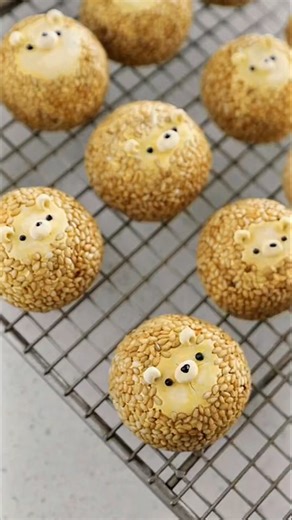 1K views | Ever seen nuggets shaped like a cute little kitty?  Watch how these adorable kitty-shape nuggets instantly steal the spotlight! Crispy outside, soft inside — and 100% guaranteed to make you say ‘Aww! #KittyNuggets #CuteFood #KidsSnacks #FoodShorts #ViralShorts #CatLovers #AestheticFood #CrispyNuggets #CookingShorts #FoodVibes | Cake Make | Facebook