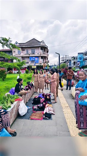 Mereka Ada Setiap Hari Pasar: Cerita IKM/UKM Torut