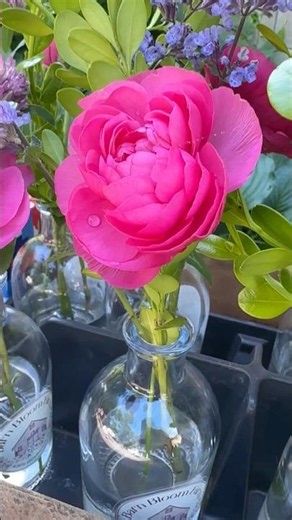We're now offering weekly fresh flower deliveries to local businesses.