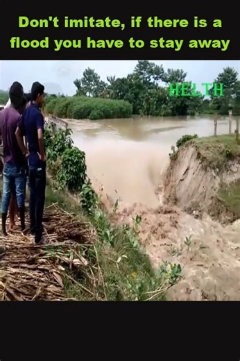 158K views · 1.3K reactions | Viral!!! Massive floods hit, young people witness the flash flood up close without fear #blockeddrains #unclog #uncloggingdrain #uncloggingdrains #satisfyingvideos #thep00lguy #swimmingpool #swimming #swimmingpool #river #junk #satisfying #pool #unblocked #cleaningtheswimmingpool #cleaning | Helth | Facebook