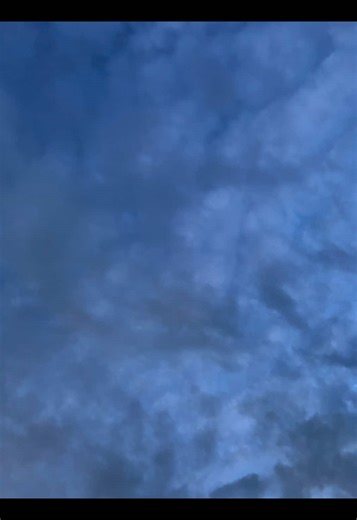 This is so bad that I actually might delete it later, lighting sucks, people are coming in cause of stuff which is common so I don’t care, my framing in the video also sucks so everything is fucking horrendous. #fyp #fypシ #badlighting #flexing