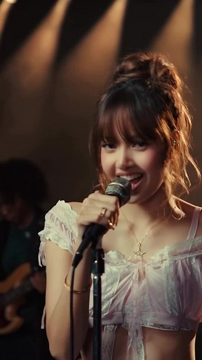 Moonlit Floor Live Performance OUT NOW #LISAxMoonlitFlor