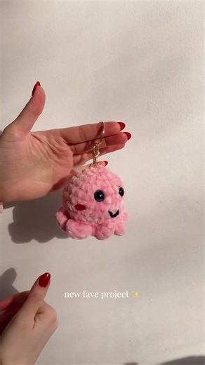 Octopus crochet bag charm that spins 💫 #handmade #bagcharm #cute #diy #craft #plush #customcharms