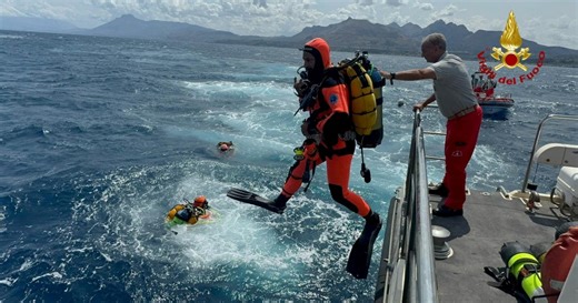Luxury yacht sinks off Sicilian coast