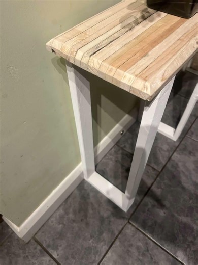 pallet wood side table made with scrap wood! 🪵🍃