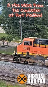 A nice friendly wave from the conductor! About VR: https://linktr.ee/virtualrailfan #trains #railroads #railfans #railfans_of_instagram #BNSF #fortmadison | Virtual Railfan