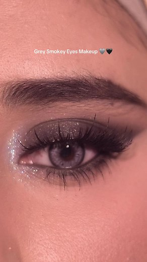 Grey Smokey Eyes Makeup Tutorial for a Bold Look