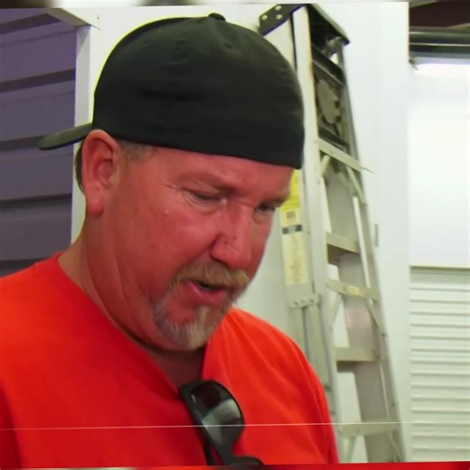 Storage Wars: Darrell's Guitar Echo Machine (Season 6, Episode 17) | A&E #StorageWars #DarrellSheets #AuctionFinds #TreasureHunt #VintageDiscovery