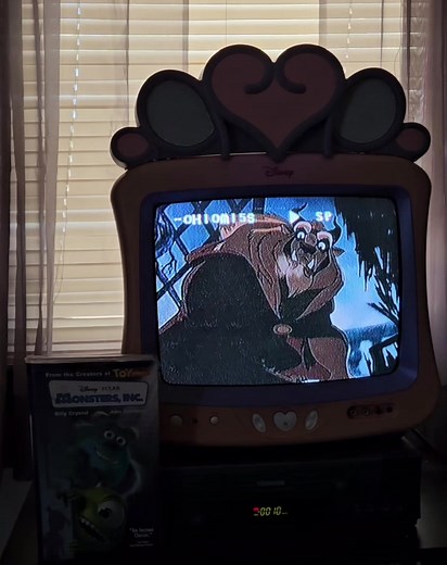 Beauty and the Beast Platinum Edition trailer from the Monsters, Inc. 2002 VHS. #beautyandthebeast #disneybeautyandthebeast #disneybelle #disneybeast #disneyvhs #disneytrailer #disneypreview #nostalgia #disney #disneynostalgia #foryoupage #fyp