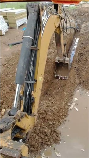 How i dig level trench with a backhoe