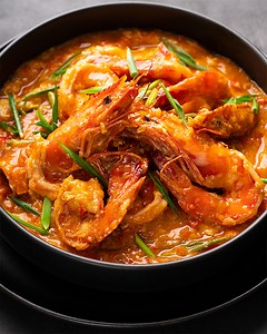 Singapore-style Chilli Prawns | Marion's Kitchen