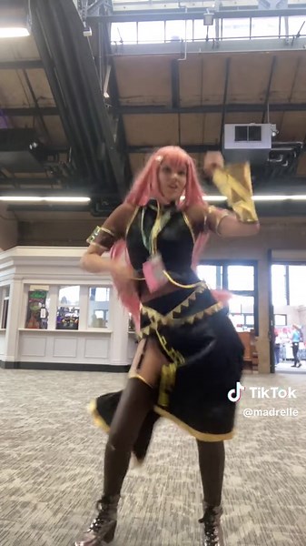 Explore Megurine Luka Dance Cosplay