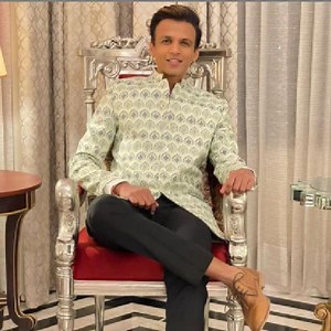 Abhijeet Sawant opens up about Indian Idol 12 controversies, fake love affairs and more; says 'everything was fake in season 11' | Bollywood Life