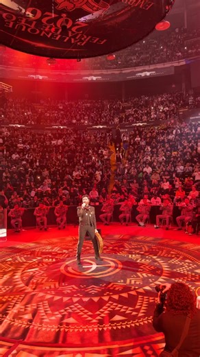 Así comienza una noche histórica en el Palenque León… Alejandro Fernández sale al anillo del Palenque entre aplausos y emoción total, listo para hacer vibrar a su gente con su voz y su legado. 🎶🔥 #PalenqueLeon2026 #EmpresaTapatía #AlejandroFernández #ElPotrillo | Palenque León