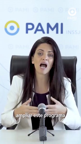 Junto a Sergio Massa universalizamos el Programa Alimentario PAMI para 3 millones de afiliadas y afiliados 🇦🇷 Todos los afiliados de PAMI mayores de 60 años que cobren hasta un haber mínimo y medio se incorporan de forma automática a este histórico programa de PAMI y recibirán $15.000 mensuales correspondientes a septiembre, octubre y noviembre. El pago será incluido en el recibo de haberes a través de ANSES. Además de los medicamentos gratis y la libertad de elegir a tu especialista de confia