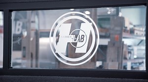 SAILING Magazine heard about our HarkenLab testing facilities and wanted to see it for themselves. Step inside and see what they discovered 👀 | Harken