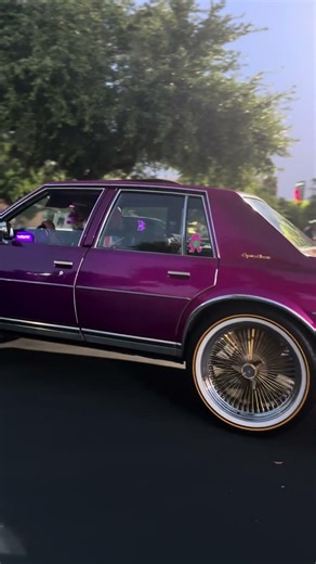 Candy Paint Box Chevy Caprice Sitting On Wires #Chevy #Caprice #Classic #MustardNMayonnaise