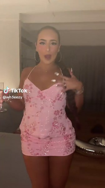 Stylish Pink Dress Inspiration for Any Occasion