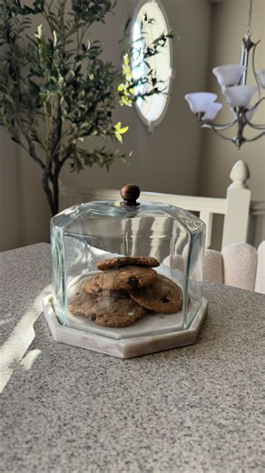 Maddy Corbin on Instagram: "a no plans morning & my winter @fabfitfun box delivery? my dream date ❄️📦👀 currently wearing the pjs and fuzzy socks because I do fear I found some of my new favorites brands haha! if you comment “LINK” I’ll send you information about the FabFitFun membership (also a great last minute gift idea!!!) *just make sure you’re following me before commenting so I can send the DM* #fabfitfunpartner #morninginmylife #asmrmorning #fabfitfun #unboxinghaul"