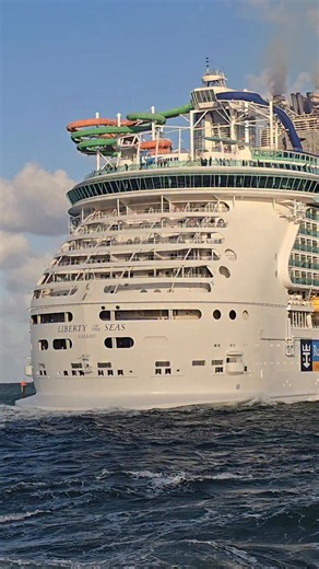 Richard Joseph LeBel on Instagram: "🌊#Fast #Ship🌊"