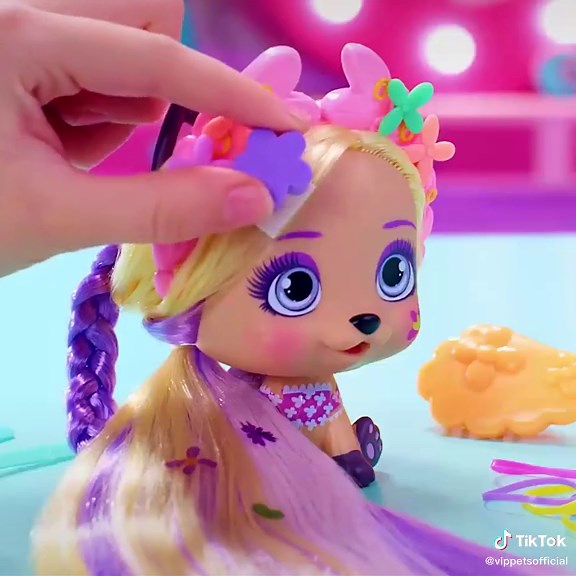 The VIP Pets Spring Vibes are getting tatted up with flower hair tattoos! What do you think of the look? #vip #vippets #glamgems #fabulous #style #doll #hairstyle