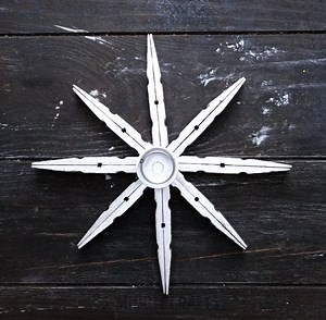 Recycle your old trash into Christmas decorations with these hacks! | 5-Minute Crafts