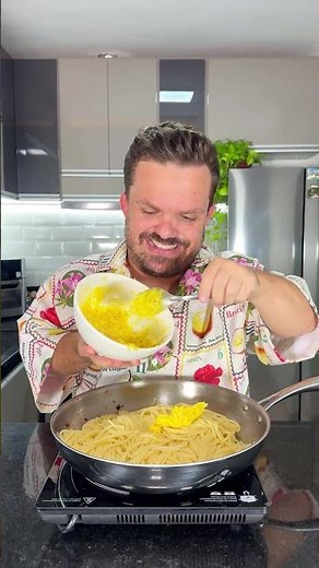 HOW TO MAKE CARBONARA PASTA