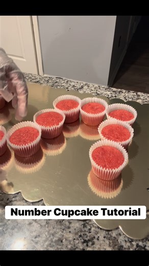 Behind the scene is always fun to watch 🤩 Follow and book with me for your custom cakes/cupcakes or cookies 🫶🏾 #fbreels2025ツ #fypシ #highlight #viral #cupcakecake | Sweet Treatz