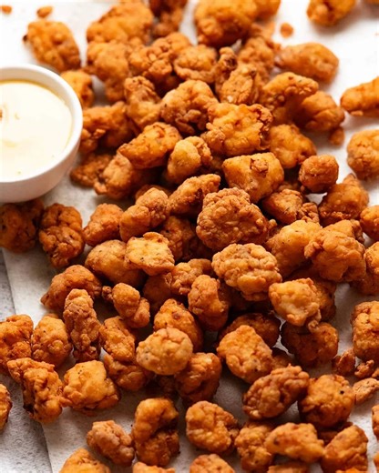 🔔NEW RECIPE🔔 KFC Popcorn Chicken copycat recipe it's ridiculously addictive - similar flavour but WAY crispier and not greasy! 🍗 https://www.recipetineats.com/popcorn-chicken/ | RecipeTin