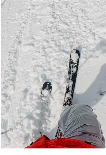 Power sends 🤙🏻 #skiing #powderday #send #fyp #avoriaz