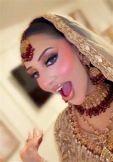 POV: you’ve just become an Atiyyah Ali bride 🤍✨@xomariiya There’s always a moment after the final lash, the jewellery, the dupatta setting and the last touch of gloss… where it suddenly hits 😭✨ You stop looking like “someone getting ready” and start looking like THE bride. The confidence shift is honestly my favourite part of the entire day. Watching my brides see themselves fully transformed, smiling, laughing, hyping themselves up and feeling beautiful in their own skin will never get old 🥹