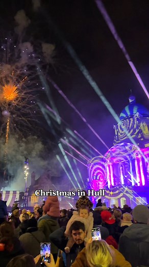 87K views · 1.4K reactions | Hull is officially in the festive spirit after tonight's Christmas light switch on ✨ | The Yorkshireman | Facebook