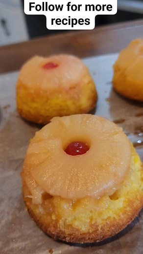 Pineapple upside down cupcake Follow for more recipes Lesley Cook-Baker | Lesley Cooks and Bakes