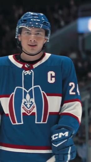 This is how I imagine all hockey fights start Stream on #trendingshorts