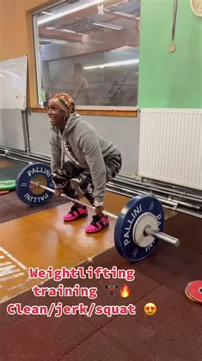 Weightlifter ⚡️⚡️ #muscularwomen #muscular #gym #sport #foryou #pourtoi #fyp #durag #you #training #weightlifting