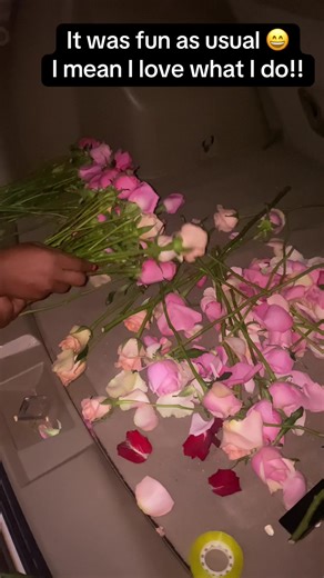 Making a Stunning 80 Roses Bouquet in a Car Trunk