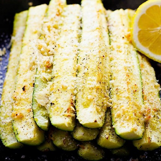 ROASTED PARMESAN GARLIC ZUCCHINI SPEARS are easy to make and perfect for using up that zucchini! RECIPE HERE: https://therecipecritic.com/roasted-parmesan-garlic-zucchini-spears/ | Tried and True Recipes